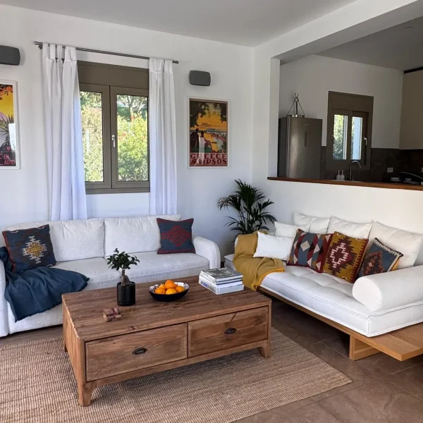 Image depicting the seating area in the lounge